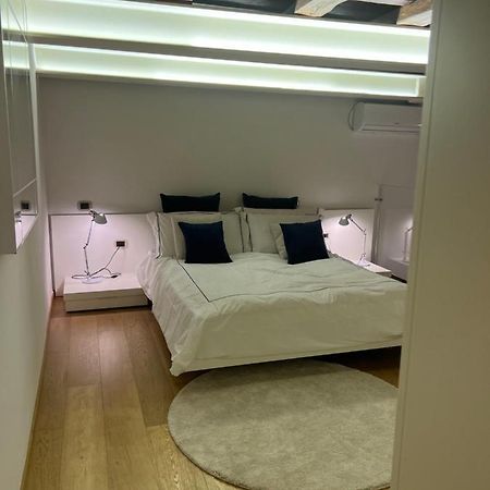 Elegante Appartamento Borgo San Jacopo Florence Luaran gambar