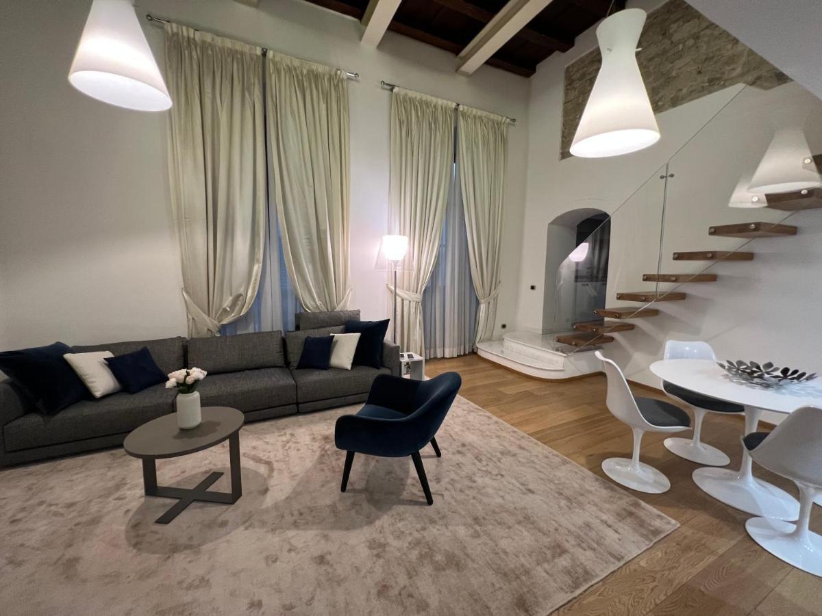 Elegante Appartamento Borgo San Jacopo Florence Luaran gambar