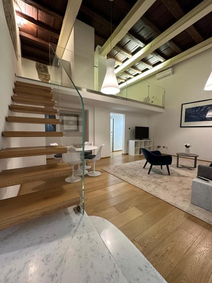 Elegante Appartamento Borgo San Jacopo Florence Luaran gambar
