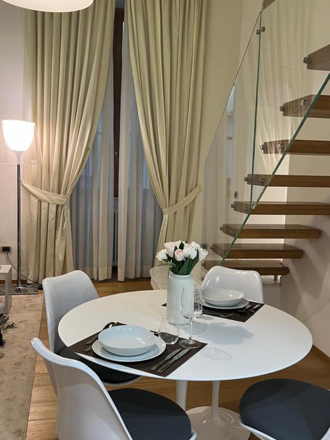 Elegante Appartamento Borgo San Jacopo Florence Luaran gambar